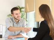 https://lmse-ppd.lemediasocial-emploi.fr/media/cache/resolve/articles_thumbnail/uploads/images/articles-small/5bd18a9e6bf5c_FC-Integrer-un-nouveau-collab%20%281%29.jpg