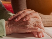 https://lmse-ppd.lemediasocial-emploi.fr/media/cache/resolve/articles_thumbnail/uploads/images/articles-small/5d245abb1537e_Conseils_Deuil_ESSMS.jpeg