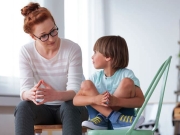https://lmse-ppd.lemediasocial-emploi.fr/media/cache/resolve/articles_thumbnail/uploads/images/articles-small/5e57d0d6d87db_Assistant%20familial-fiche-m%C3%A9tier.jpg