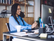 https://lmse-ppd.lemediasocial-emploi.fr/media/cache/resolve/articles_thumbnail/uploads/images/articles-small/60ef59bac9463_Conseils_Pr%C3%A9parer%20entretien%20en%20visio.jpeg