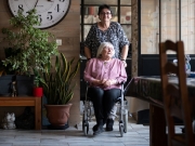 https://lmse-ppd.lemediasocial-emploi.fr/media/cache/resolve/articles_thumbnail/uploads/images/articles-small/6564e6db71d1a_Com-Mur-Sologne-Accueillants-familiaux-228-%C2%A9Cyril-Ananiguian%20v2.jpg