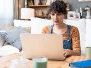 https://lmse-ppd.lemediasocial-emploi.fr/media/cache/resolve/articles_thumbnail/uploads/images/articles-small/66ffbb41d0a5c_GettyImages-2155999912.jpg